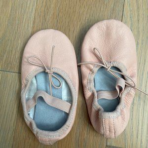 Girls ballet pink shoes 8 leather